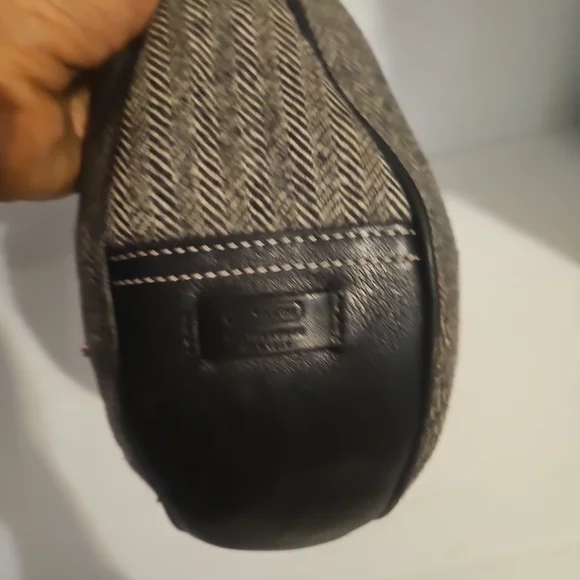 COACH G04J-1407 Vintage Black & Gray Herringbone Tweed Leather  Hobo Handbag 2YK - Picture 10 of 16